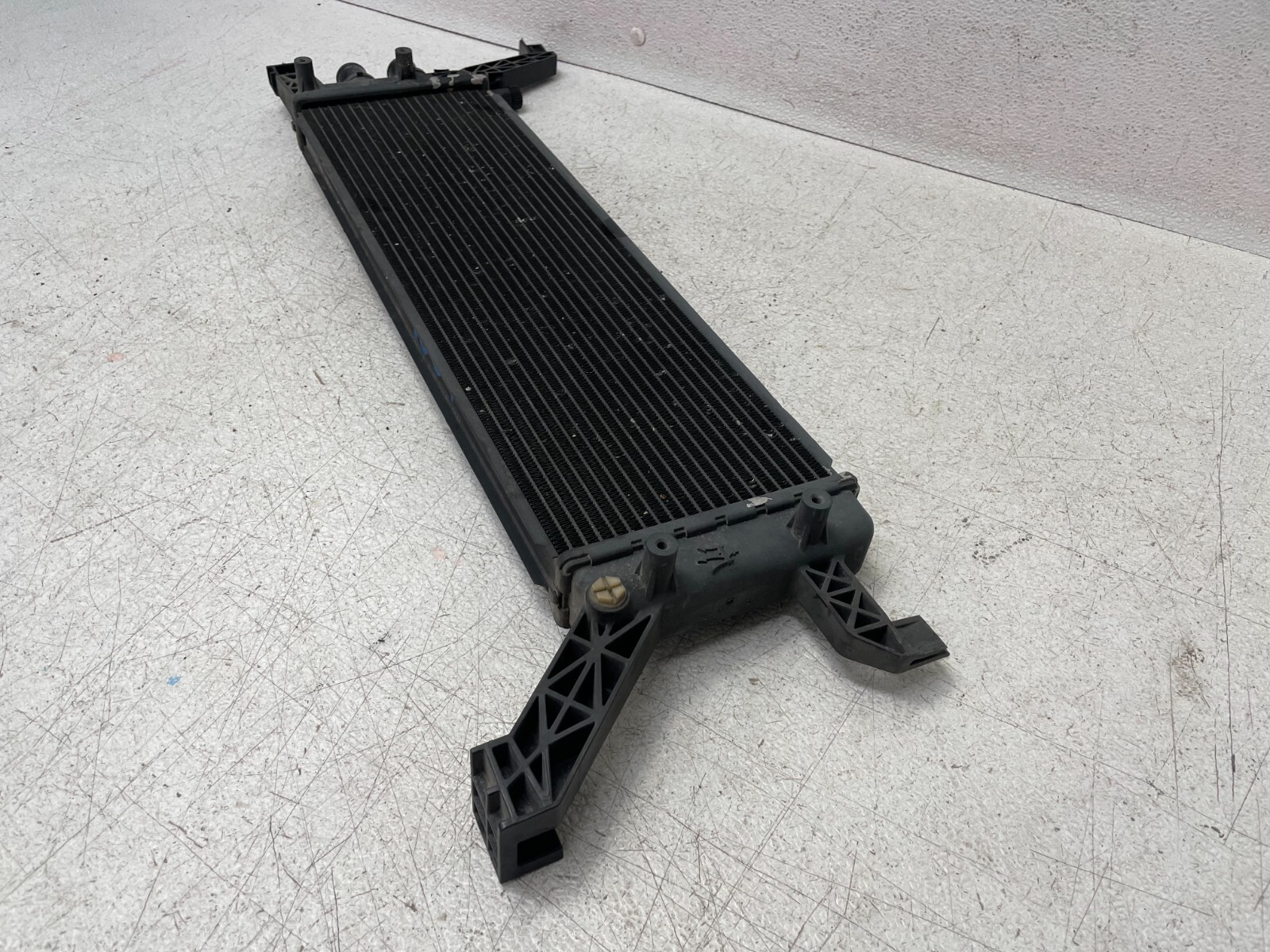 2014-2017 Maserati Quattroporte S Secondary Water Coolant Radiator 3.0L 1359 OEM