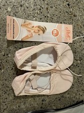Girls Stelle Canvas Ballet Shoes NWT size 7m Pink