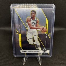 2023-24 Panini Phoenix #23 Giannis Antetokounmpo - Fade To Black