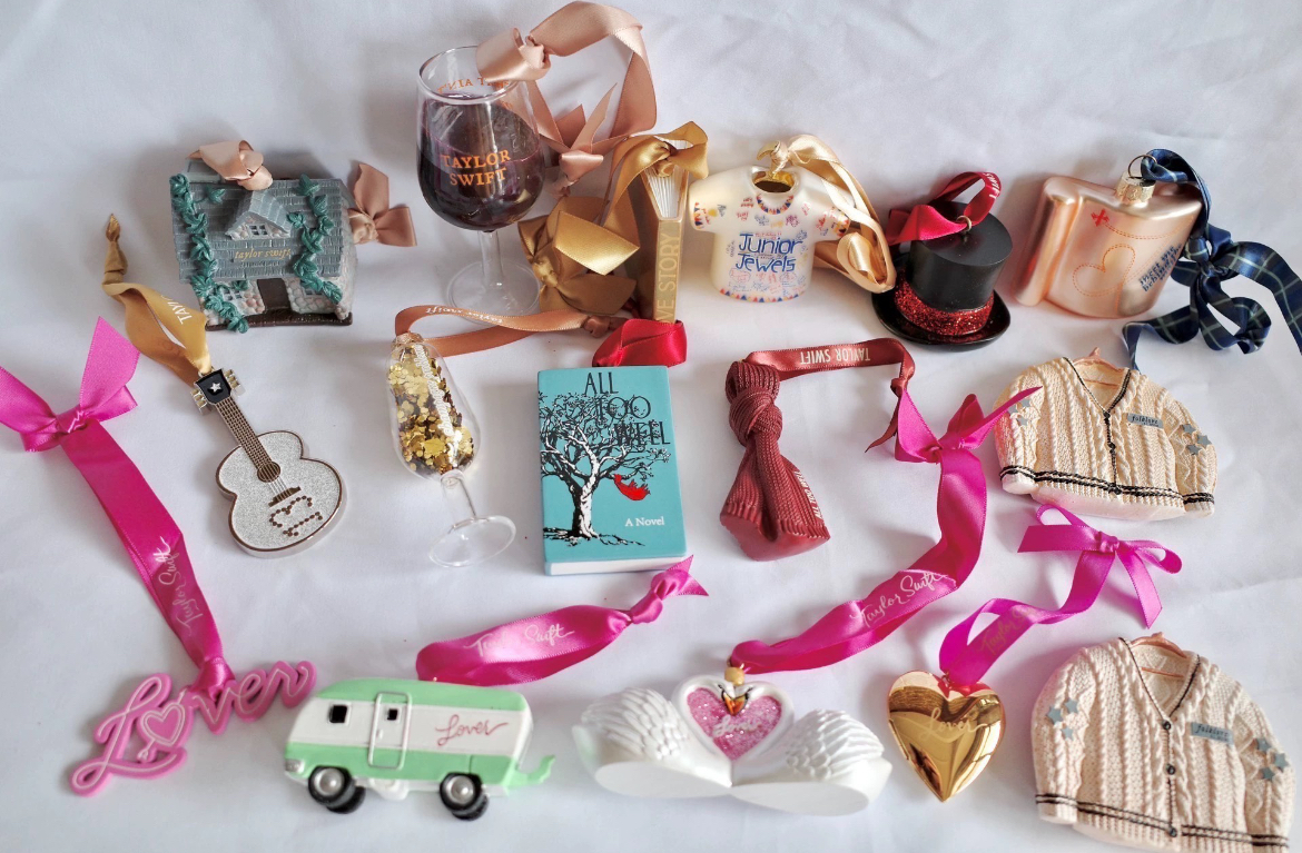 テイラースウィフト　オーナメント Taylor Swift w/ Mic Ornament 6.5