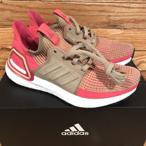 ultraboost 19 women pink