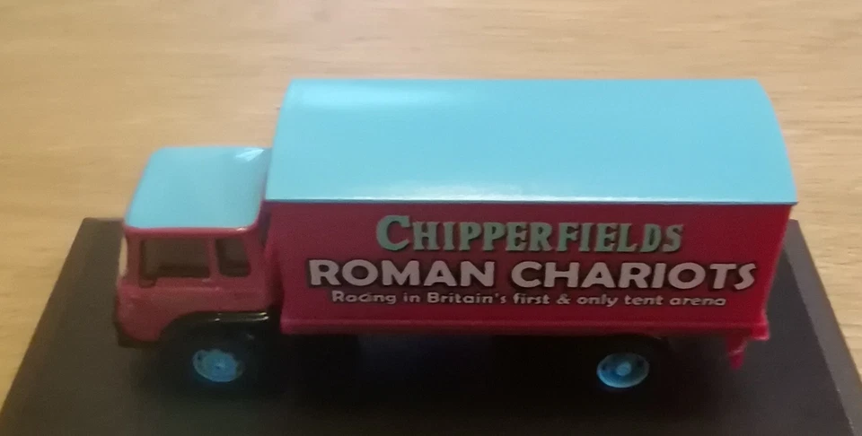 Oxford CH010 Chipperfields Box Van Edition 2280 Modell 1:76 H0 OVP - Bild 2 von 4