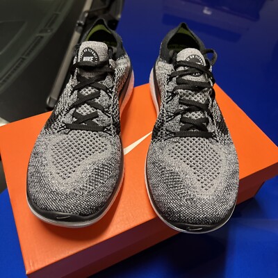 NEW Sz 10 Men display picture 1