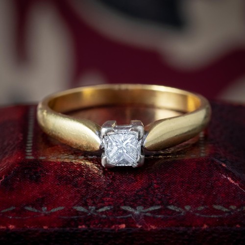 DIAMOND SOLITAIRE RING 0.30CT PRINCESS CUT DIAMOND - Picture 9 of 10