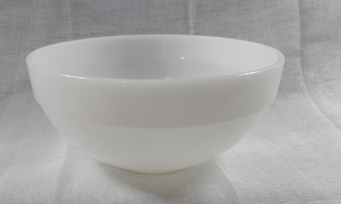 Anchor Hocking Fire King 4-Piece Nesting Milk Glass Mixing Bowl Set