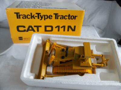 NIB Conrad 2852.1 CATERPILLAR D11N Track Dozer w/ Adjustable Ripper  1:50 Boxed