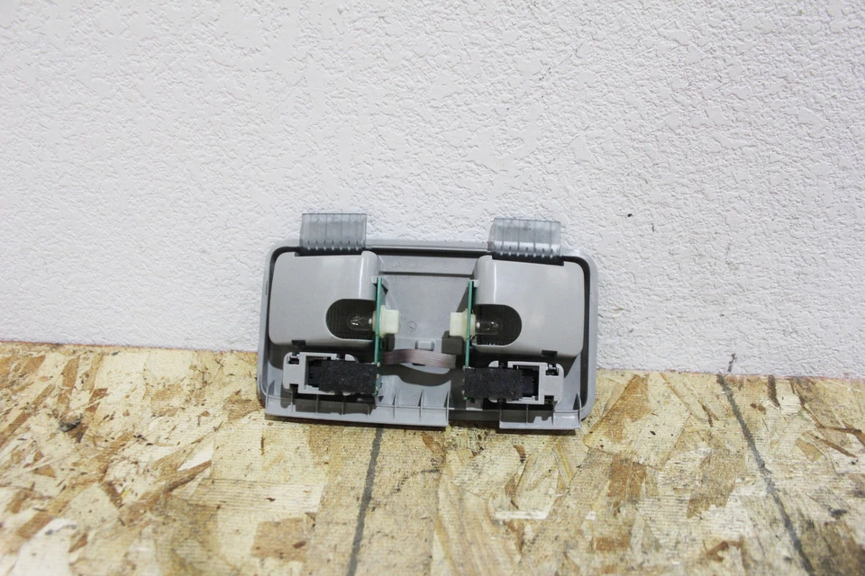 M1075 2009-2011 Jaguar XF trasero cúpula lámpara de lectura consola OEM Foto 2 de 4