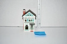 1990 Nostalgic House #7 - Holiday Home # QX4696 No Box