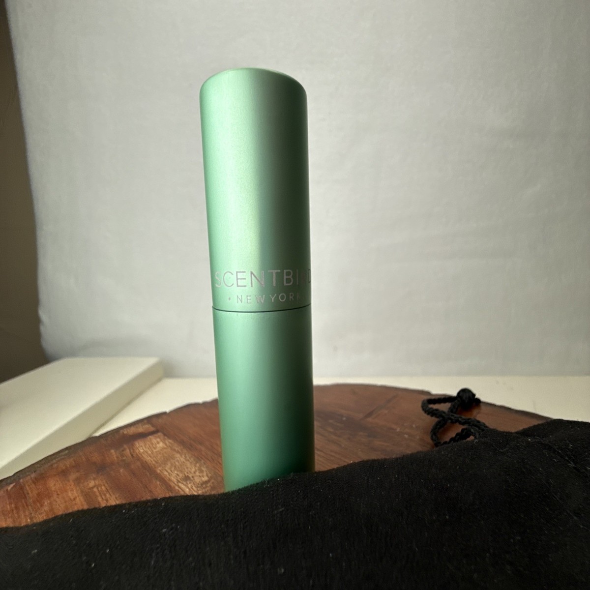 Discontinued Scentbird Minty Green Perfume Atomizer Case & Travel Discontinued Scentbird Minty Green Perfume Atomizer Case & Travel