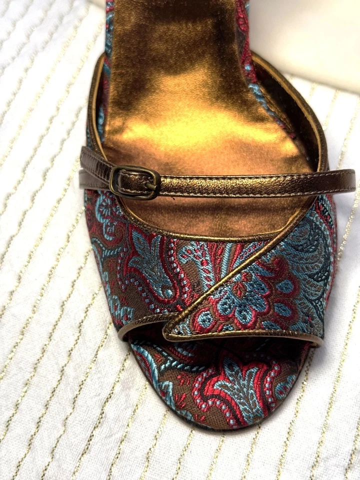 Manolo Blahnik Macenta 青铜 — 第 3/4 张图片