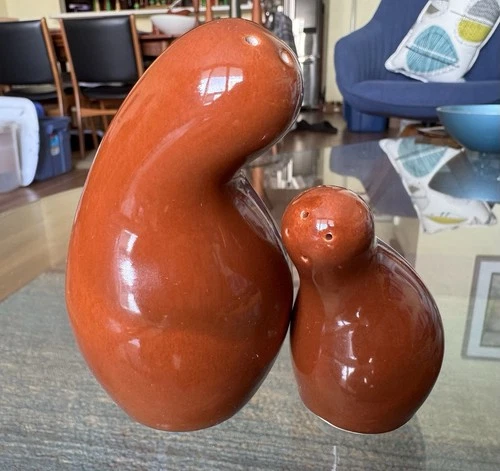 Salt Pepper Shakers Rust Red Wing Town And Country Eva Zeisel Pottery