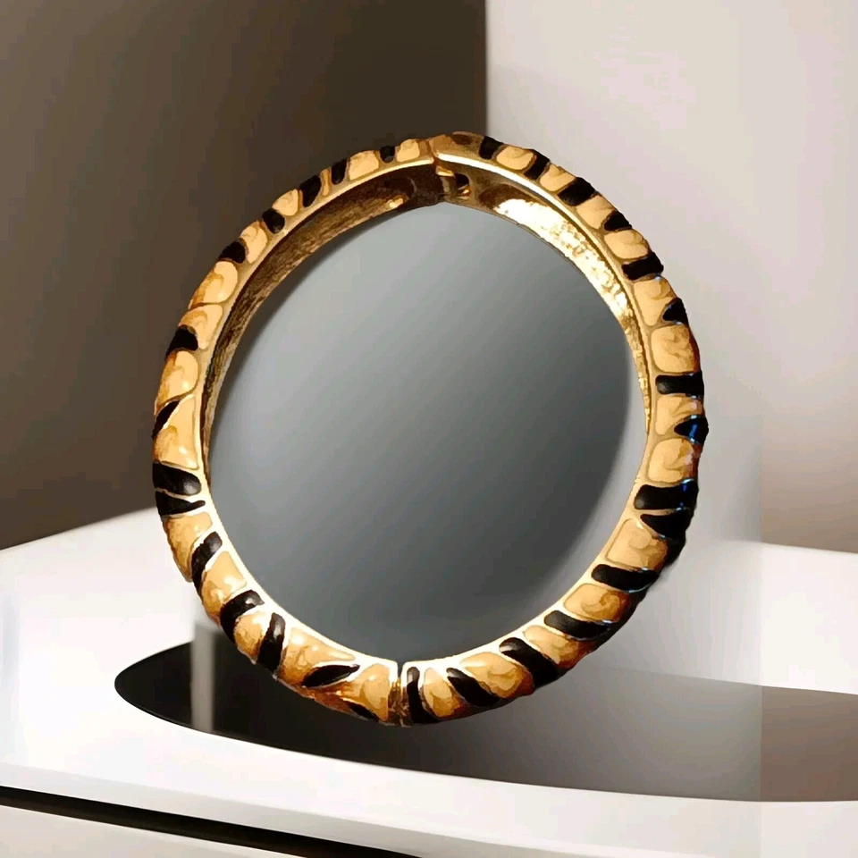 Brazalete Tiger Cuff 6.75" de Kenneth Jay Lane Foto 3 de 4