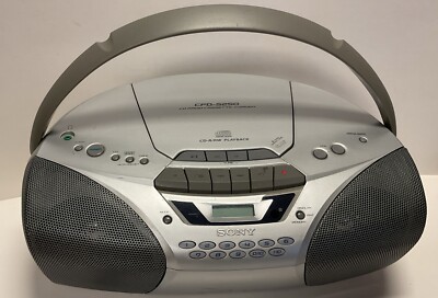 SONYのCDプレイヤー Sony CD Radio Cassette-Corder Model CFD-S300 W/Wide Directional