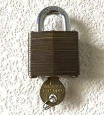 Vintage Master Lock Brass Padlock No.4 with Key, Milwaukee Made In USA 3900