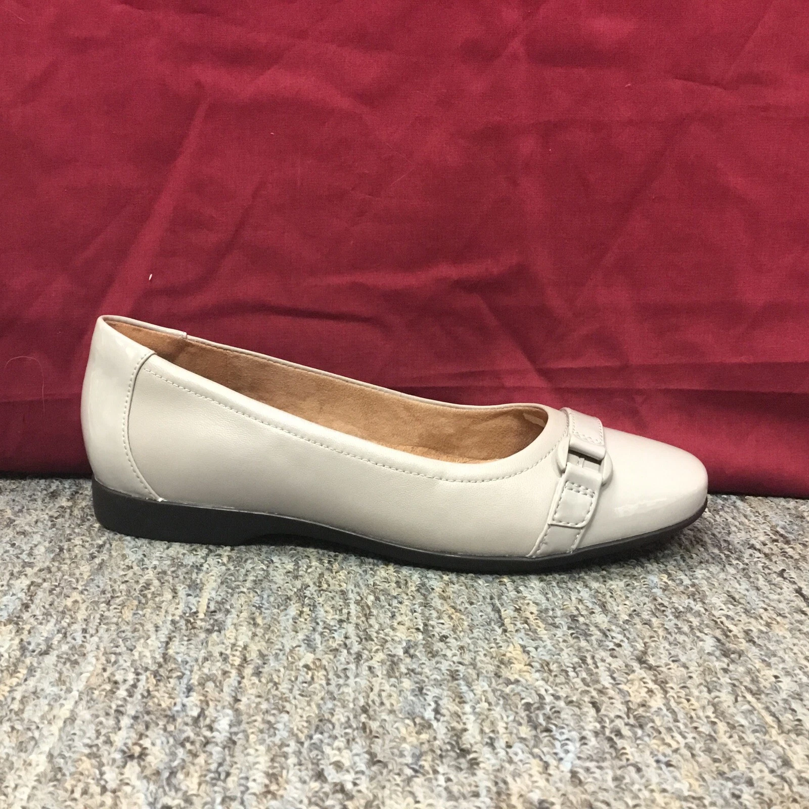 Nuove scarpe basse da donna Clarks 26148711 grigio chiaro Un Darcey Go taglia 6 media