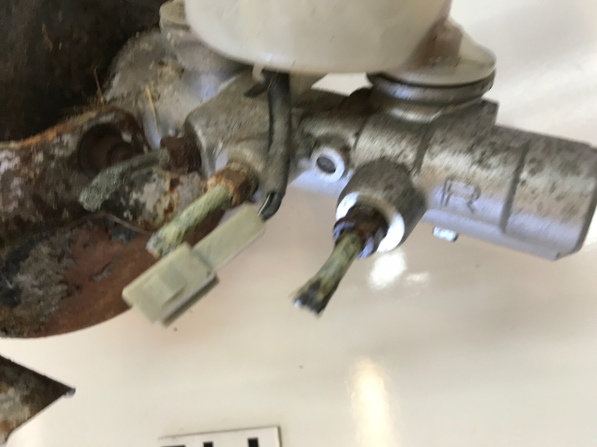 マスター’s shop 1984-1986 Nissan Z31 300ZX VG30 Brake Master Cylinder