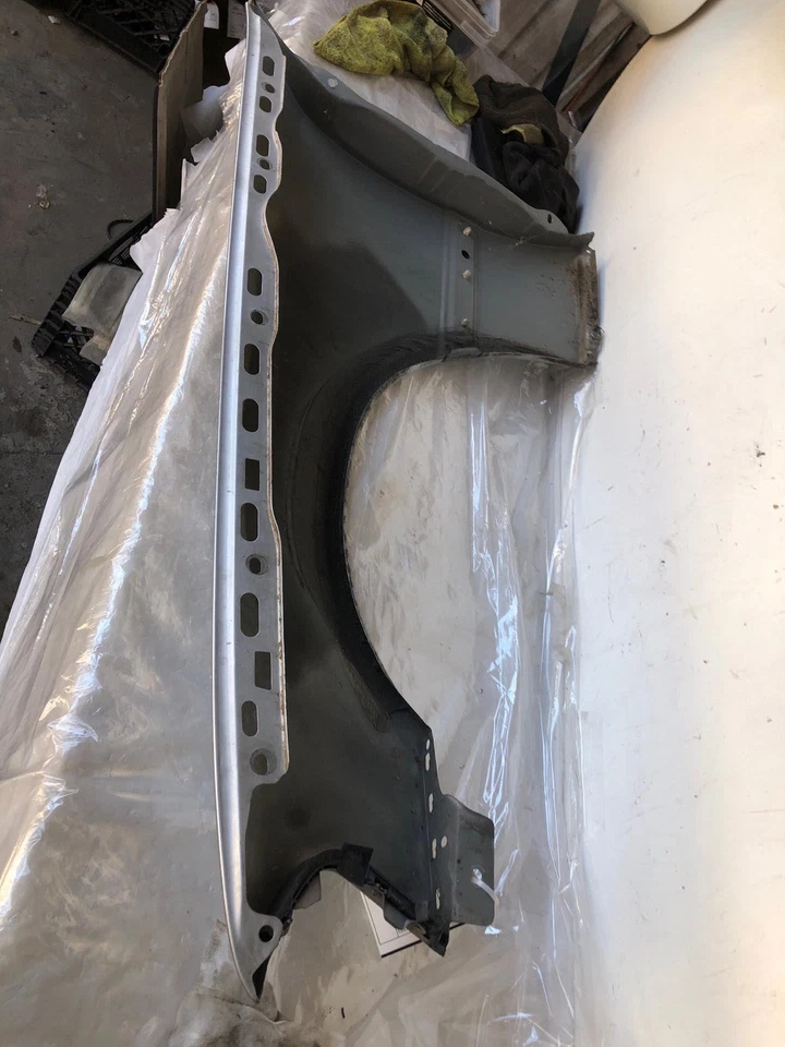 1994 - 2000 MERCEDES BENZ C-CLASS C230 Fender Panel Assembly Passenger Right OEM - Image 4 of 4