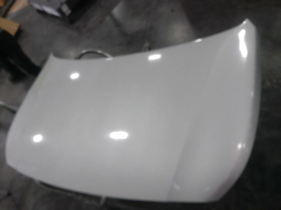 2019 Hyundai Accent OEM Silver Hood Panel - Good Condition - 66400J0000 — 第 2/4 张图片