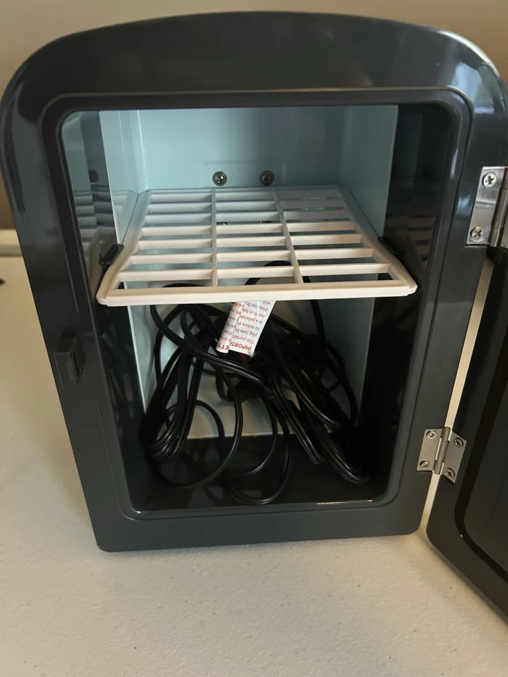 Enfriador termoeléctrico Star Wars Han Solo en carbonita de 4 litros Foto 2 de 4