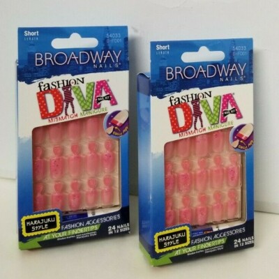 2 Kiss BROADWAY NAILS Glue On Fake Nails Harajuku LOVE Pink Glitter SHORT LENGTH