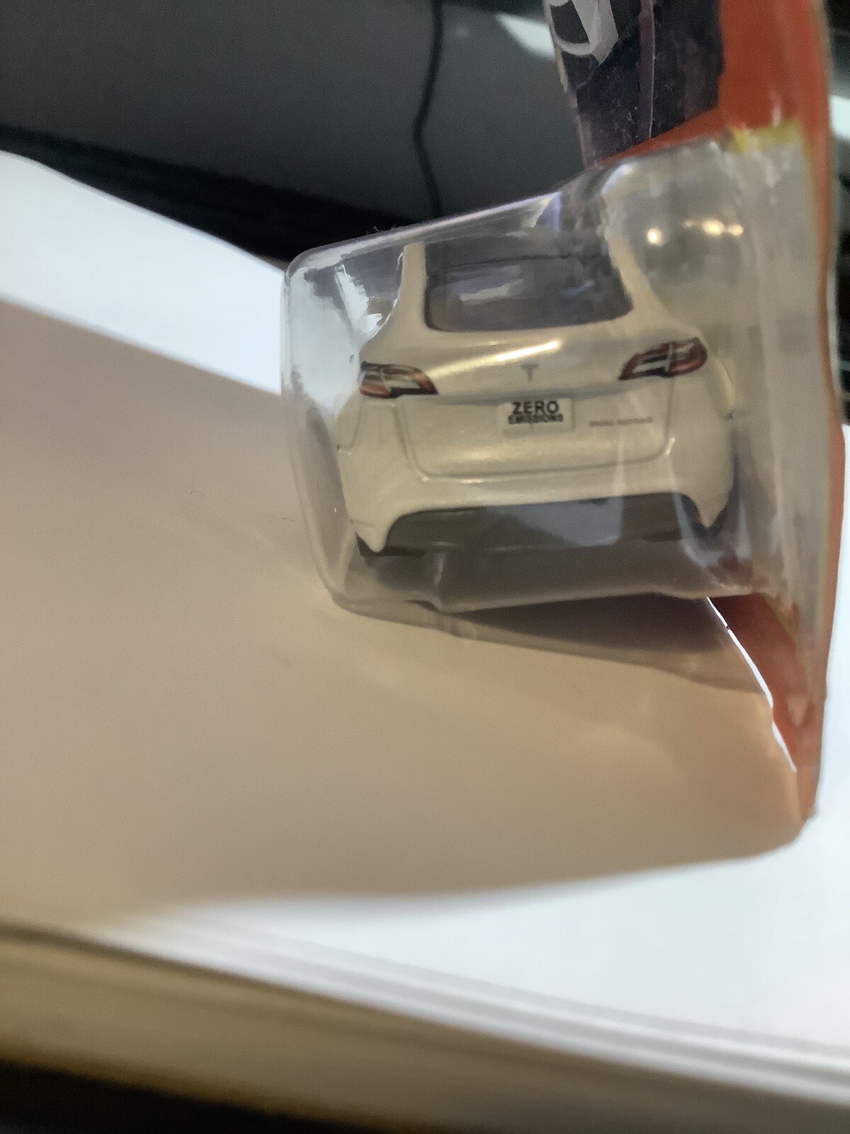 Matchbox White Tesla Model Y Diecast Electric EV Car SUV Truck Elon Musk 70 Year สำนักงานสิทธิ