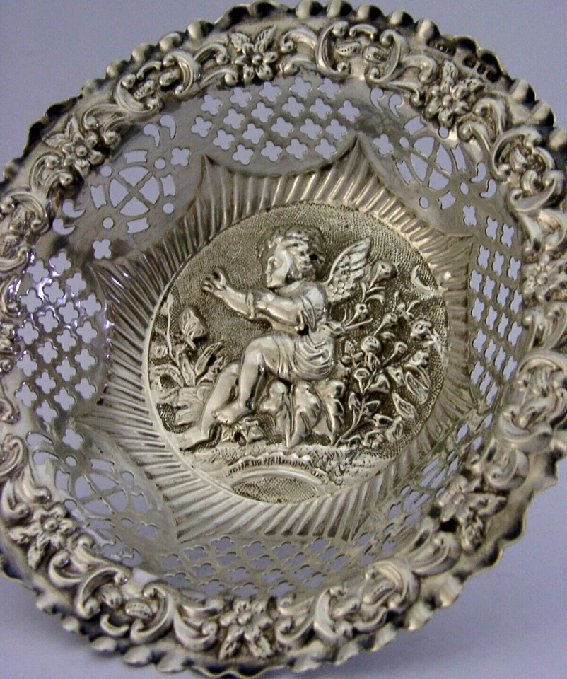 HERMOSO PLATO INGLÉS VICTORIANO PLATA ESTERLINA QUERUBÍN Y MARIPOSA 1897 ANTIGUO Foto 2 de 4