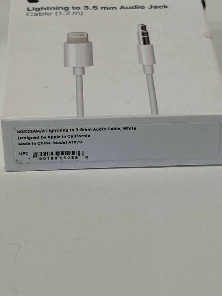 GENUINE Apple Lightning to 3.5mm Audio Jack Cable (1.2m) MXK22AM/A OPEN BOX - Image 3 of 3