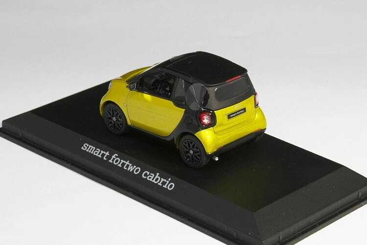 NOREV 1:43 Smart Fortwo cabrio 2015 yellow black B66960288 - Image 2 of 2