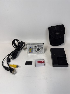 Sony Cyber Shot DSC-W55 7.2MP Digital Camera 3x Optical Zoom Silver, 2GB Tested