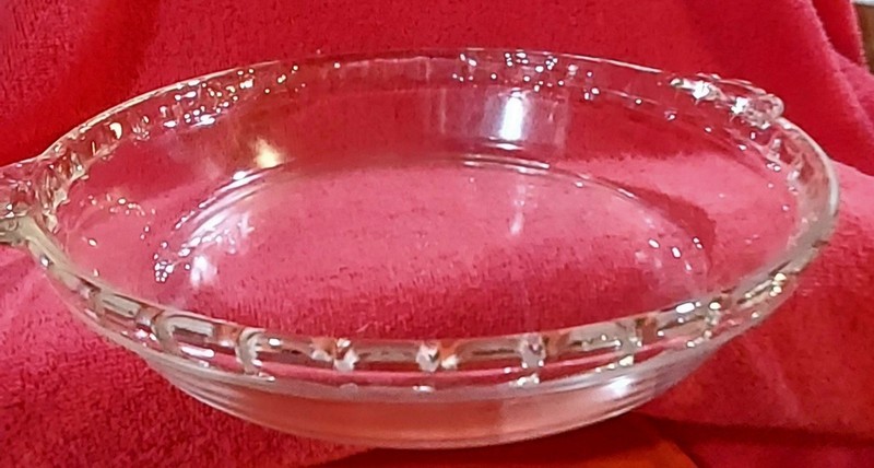 Vintage Pyrex 229  9-1/2 Inch Diameter Pie Plate