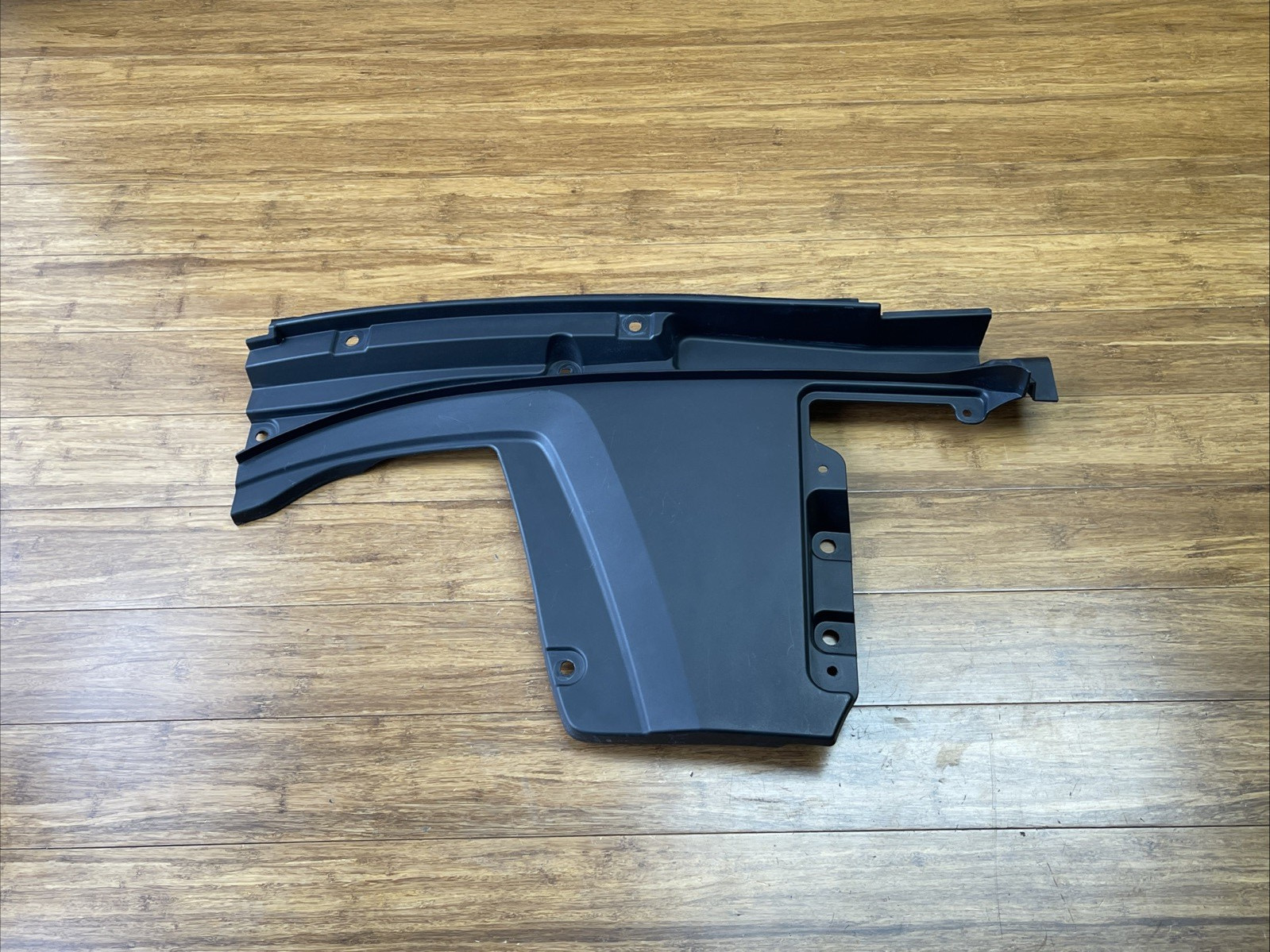 Maserati Levante 2019-2022 FRONT+RIGHT Cowl panel