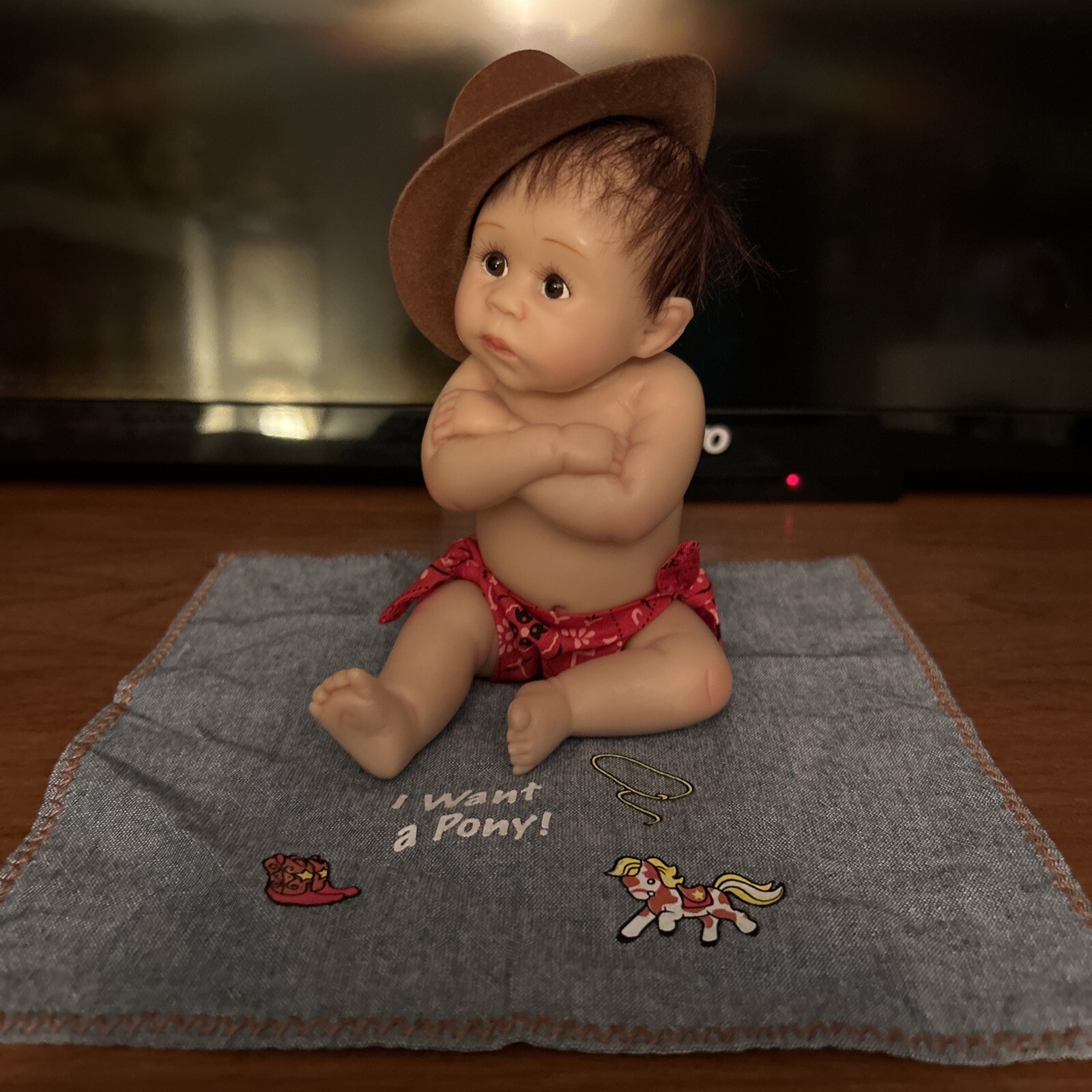 "Cappello Ashton Drake ""I Want A Pony"" certificato coperta vintage in pensione 5 6"