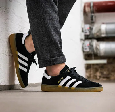 adidas munich black