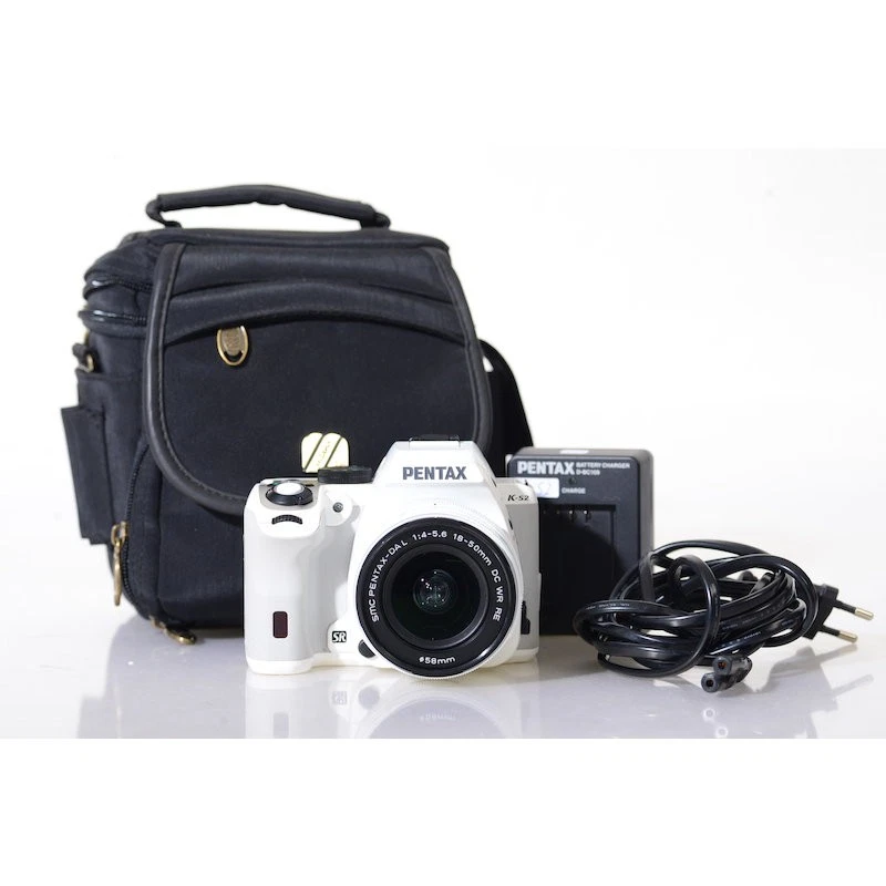 Pentax K-S2 Digitalkamera + SMC-DAL 4,0-5,6/18-50 DC WR RE Weiss NUR 463 SHOTS