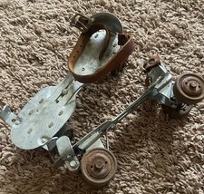 Vintage UNION HARDWARE COMPANY Metal Adjustable Roller Skates
