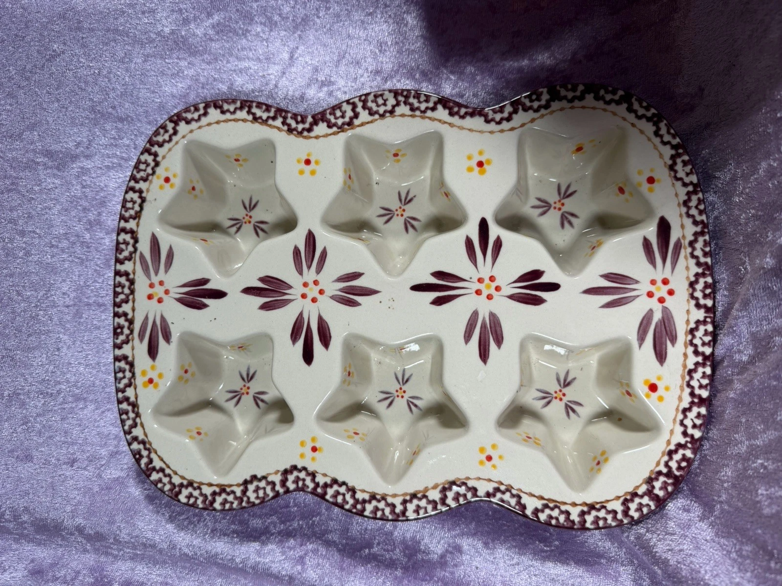 Temptations Old World Burgundy Star Shape 6 Muffin Dish 12 X 8.5” - Nice