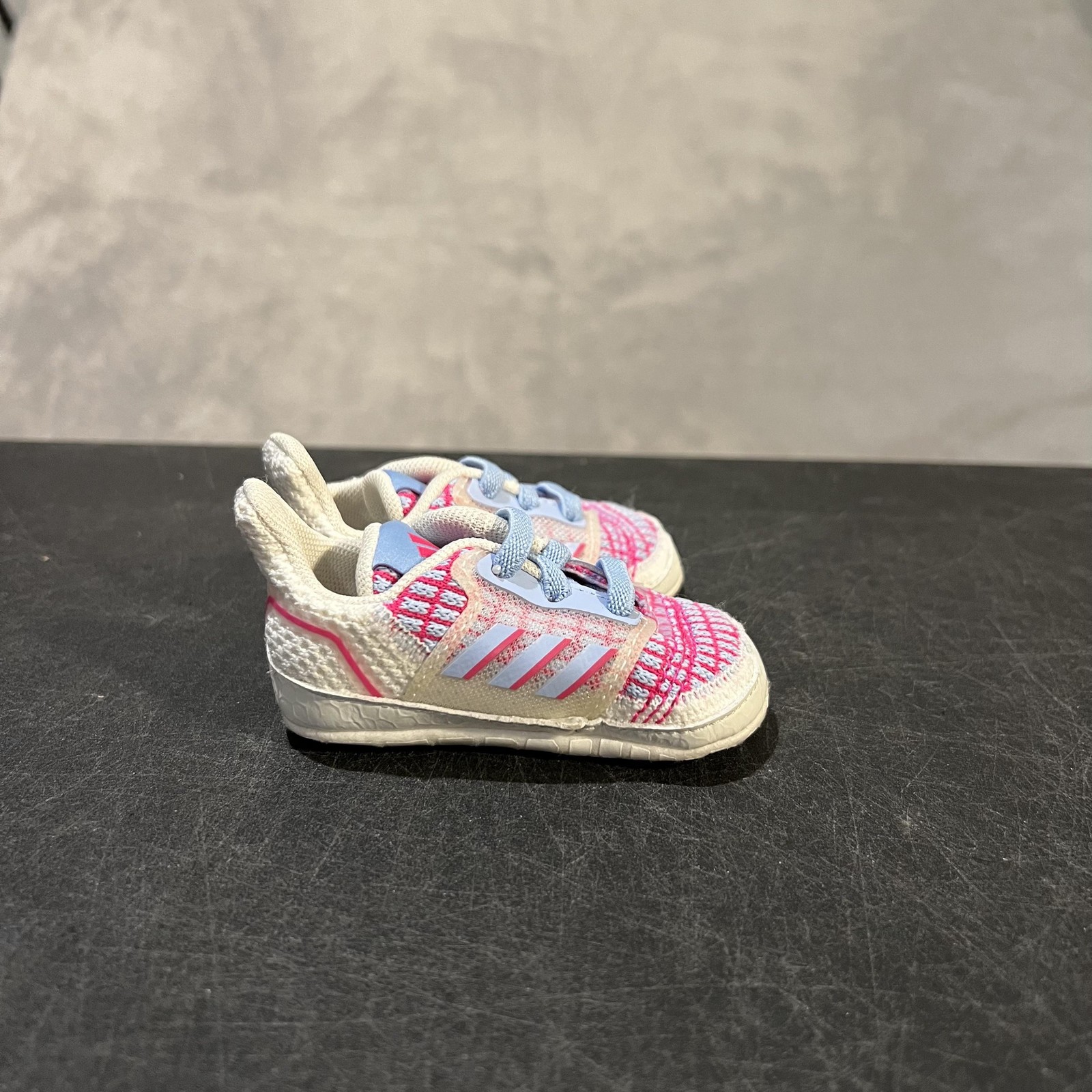 Infant Size 1c Pink Soft Sole Girls Sneakers Geometric
