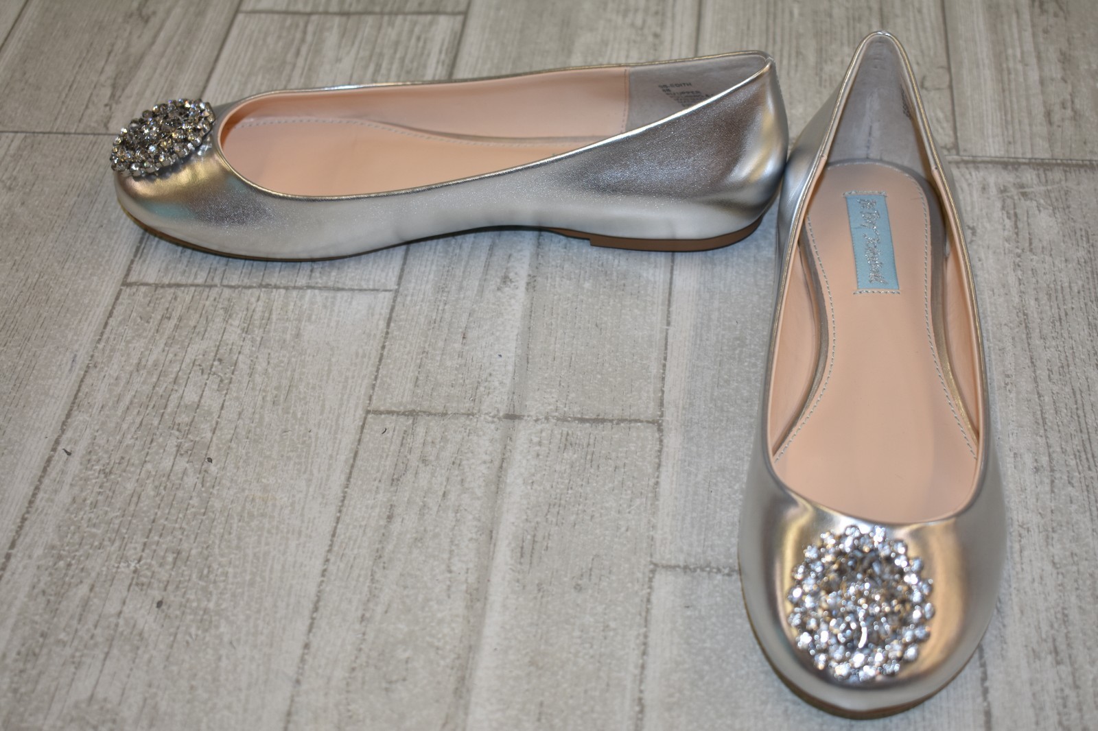 bluee by Betsey Johnson Edith Flats-Women's size 8 B Silver bluee by Betsey Johnson Edith Flats-Women's size 8 B Silver