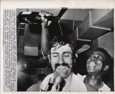 1973 Press Photo HoFer Rollie Fingers Celebrates w John 