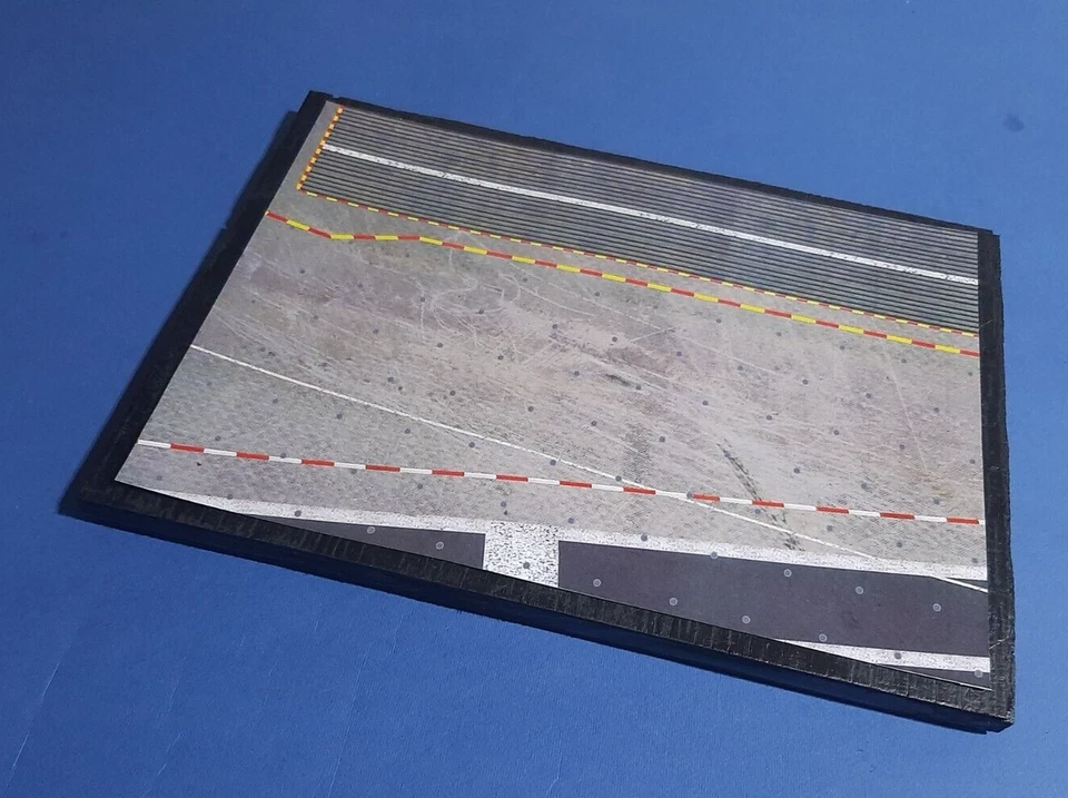 Carrier Deck 1/72 Diorama Base ( cm. 27x31x1 ) ready to use (D) - Immagine 2 di 2