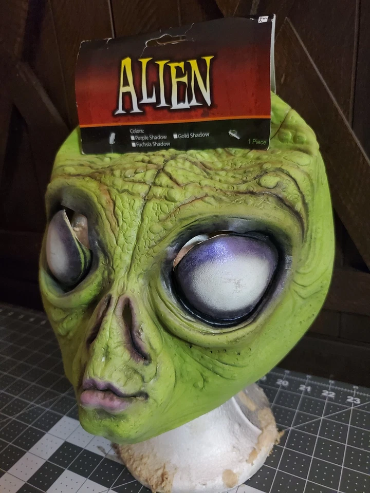 Green area 51 Alien Scary Sci-Fi Halloween Mask by charades costume visitors new - Image 2 of 4