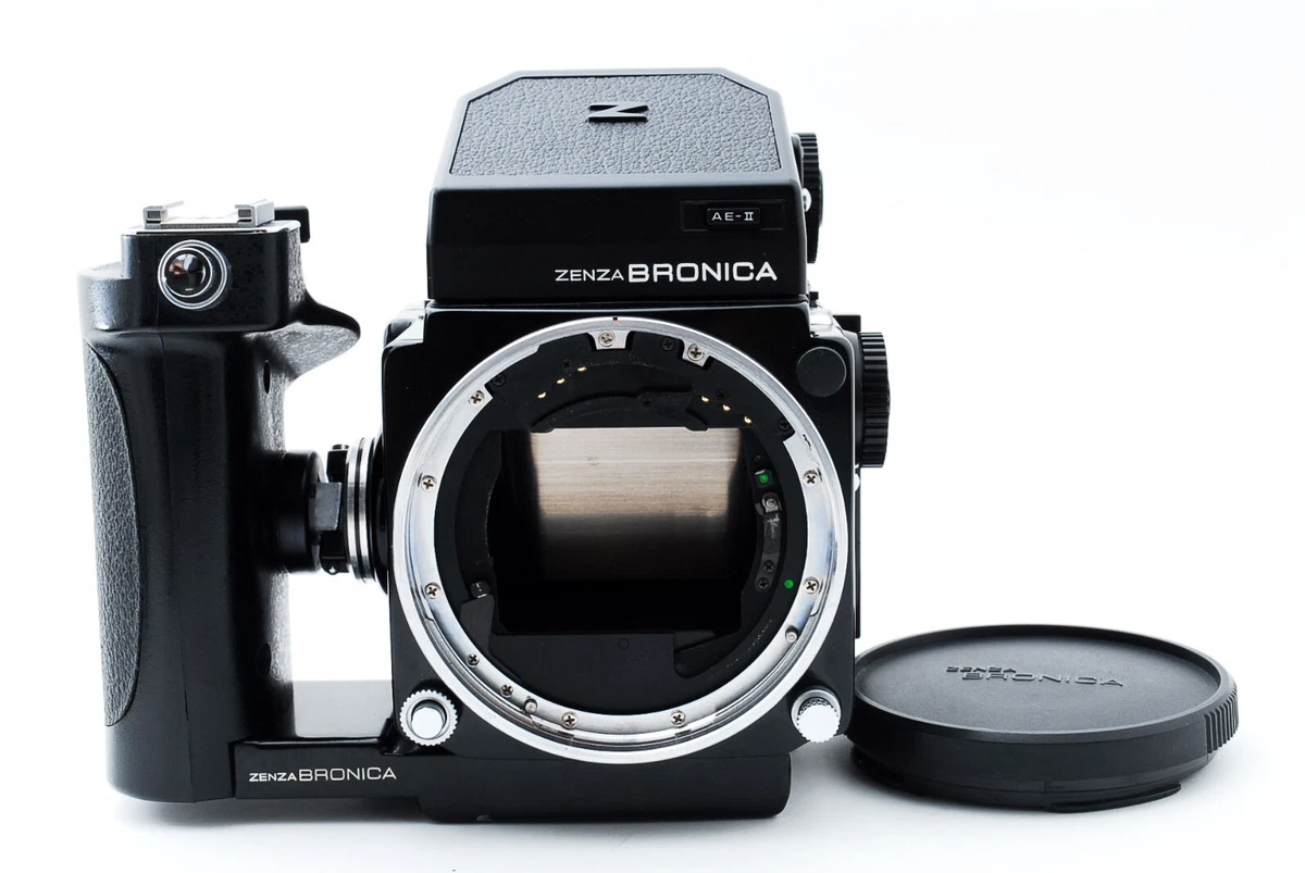 TESTED!! [MINT w/ Grip] Zenza Bronica ETRS w/AE II Finder 120 Film Back /  JAPAN