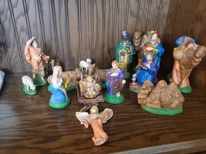 Beautiful VTG 80’s Large Atlantic Mold Hand Painted 16-Piece Nativity Set