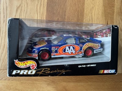 Hot Wheels Nascar Kyle Petty #44 1:24