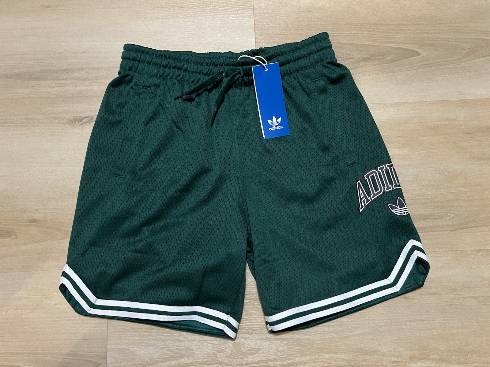 NWT Adidas Shorts Medium Youth Boys Mesh Athletic Collegiate Green