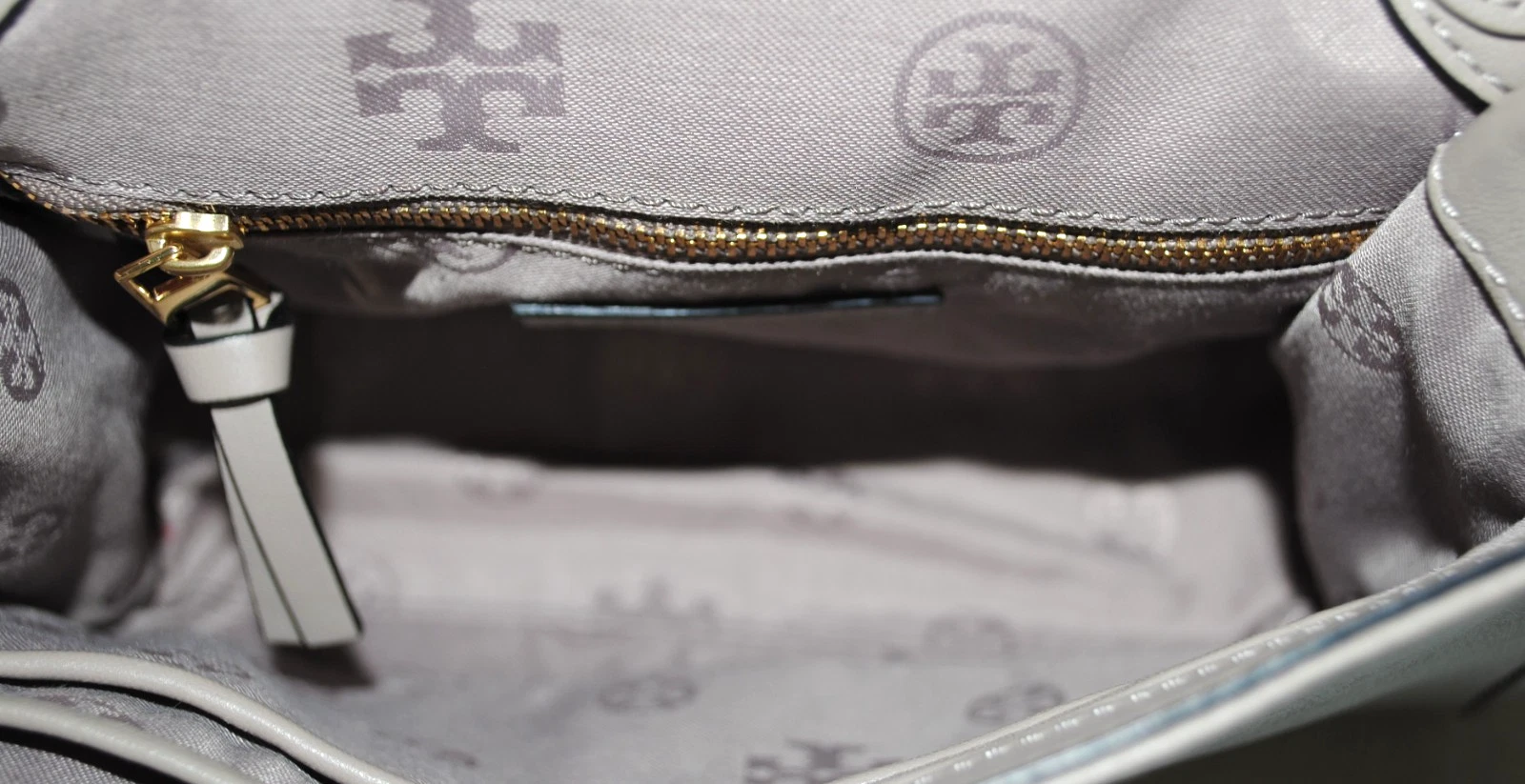 Tracolla Tory Burch French Bryant trapuntata con patta magnetica (vedi condizioni)