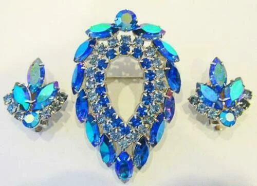 Gioielli antichi in argento con pietra principale vetro