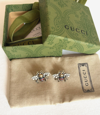 GUCCI bee ピアス ラインストーン パール GUCCI bee ピアス ラインストーン パール