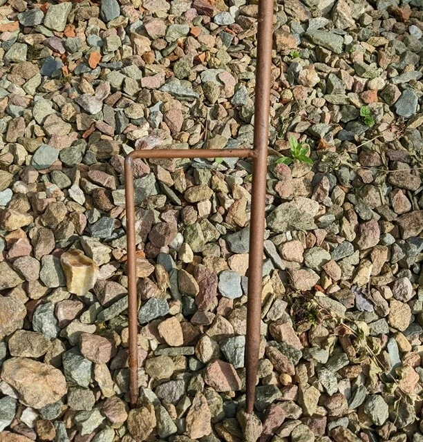 GARTENSTECKER RANKSTAB WETTERFAHNE HAHN ROST WETTERHAHN METALL NEU  - Bild 2 von 3