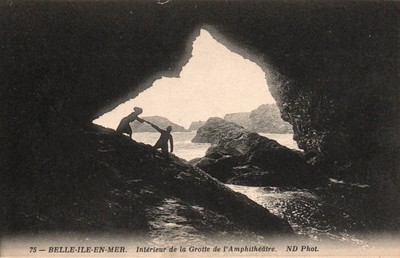 Old postcard 56 - BELLE ILE EN MER (Morbihan) - 75. Amphitheatre Cave Interior